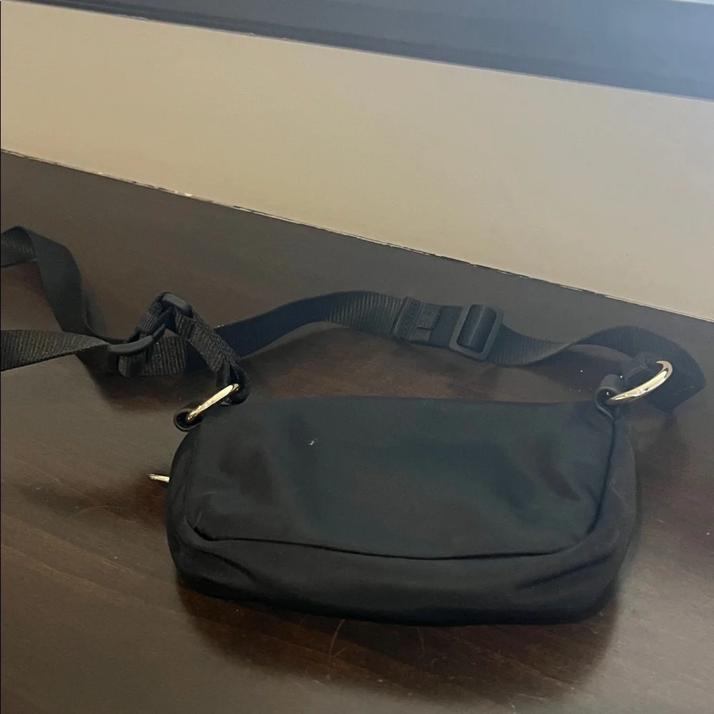 NWOT 🍋 Lululemon athletica Black Mini Festival Bag